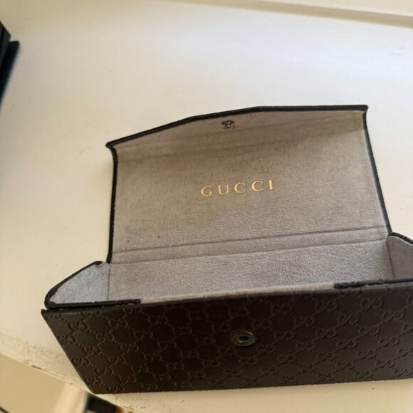 Men's Gucci Sunglasses with case - Picture 4 of 4